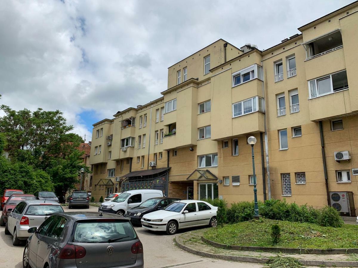 Apartment Teatar Тузла Экстерьер фото